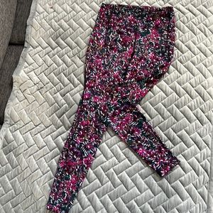 Lululemon like new floral leggings. 7/8 length.